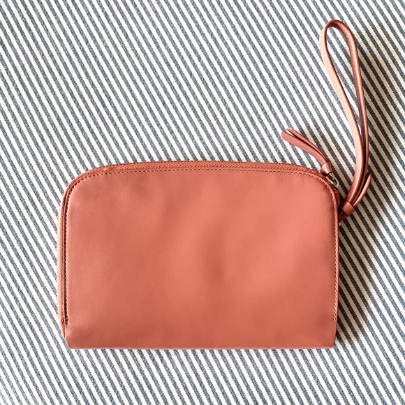 Bellroy Clutch - Picture 8 of 10